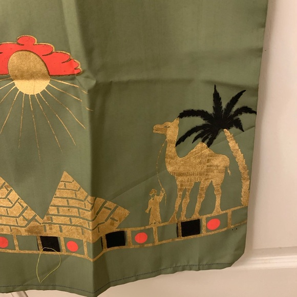 Green Egyptian Traditional Dress - Picture 13 of 16